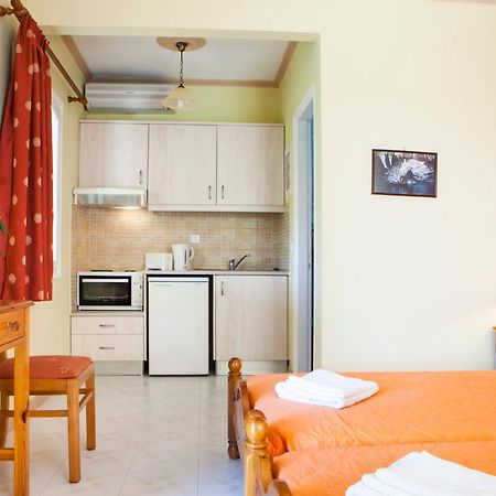 Tzivras Villa & Apartments Lassi  Zimmer foto