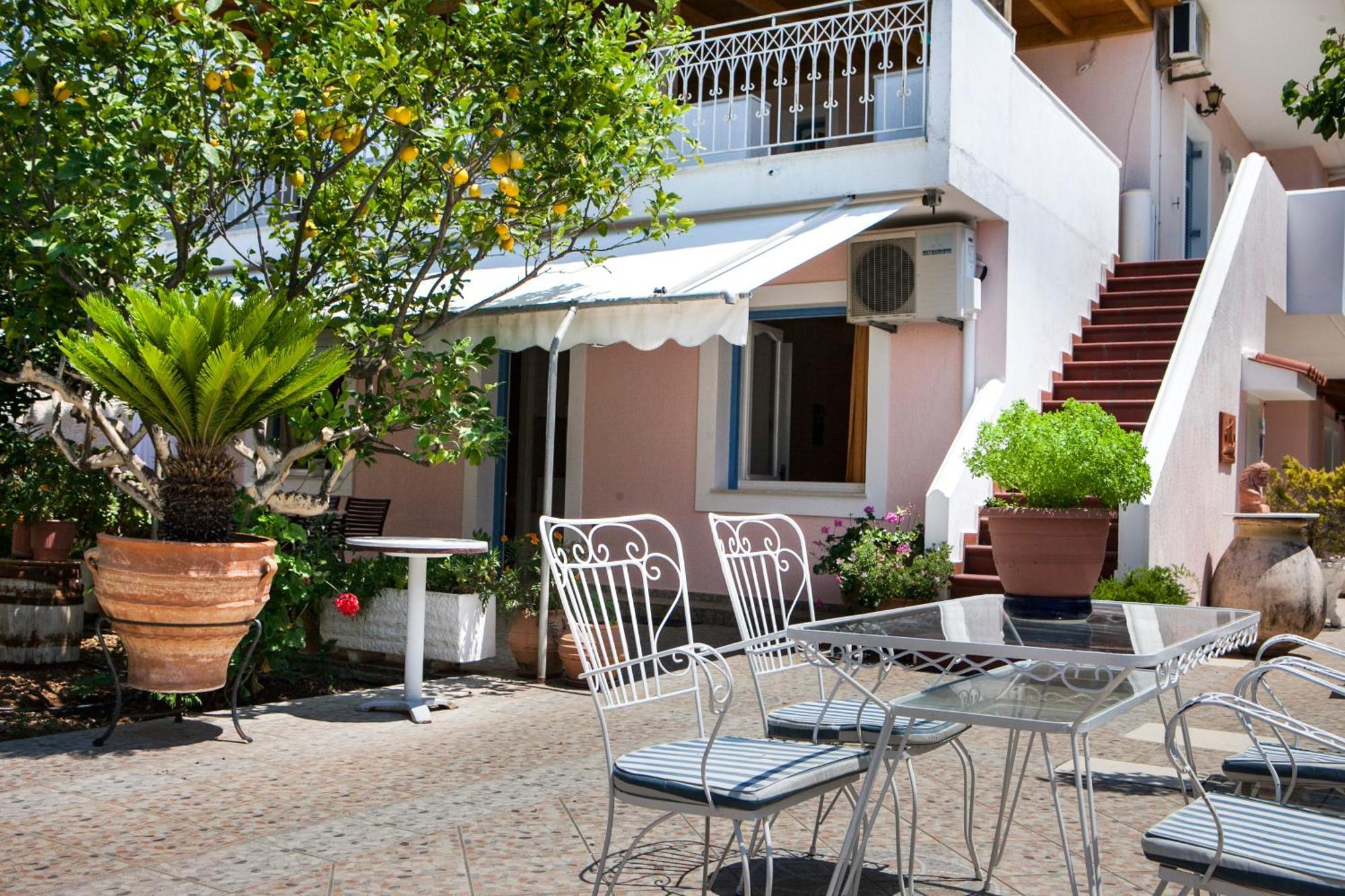 Tzivras Villa & Apartments Lassi  Zimmer foto